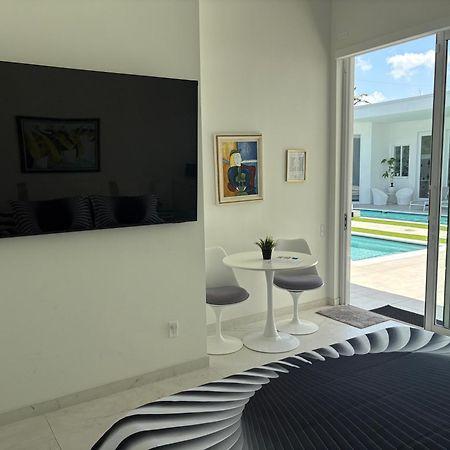 Men Only Clothing Option Guesthouse Near Wilton Manors فورت لودرديل المظهر الخارجي الصورة