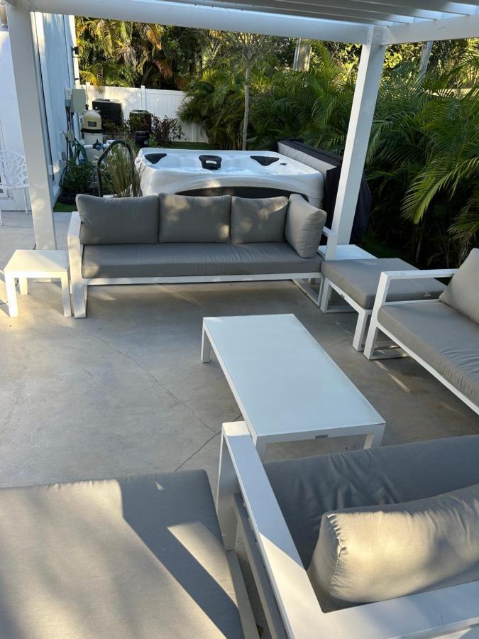 Men Only Clothing Option Guesthouse Near Wilton Manors فورت لودرديل المظهر الخارجي الصورة